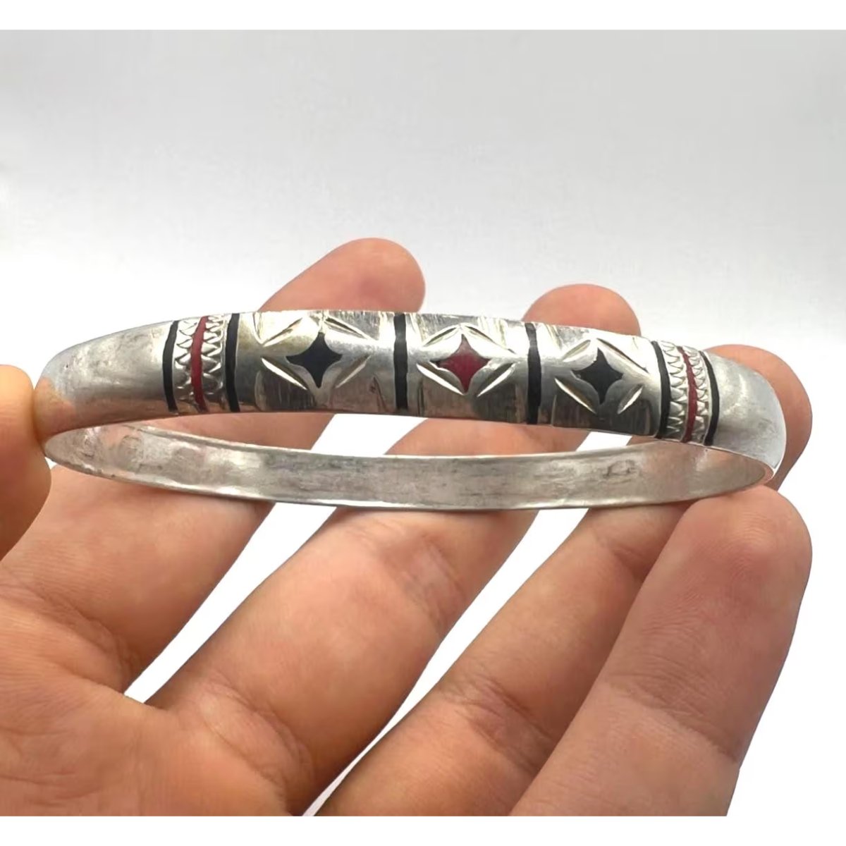 Vintage Moroccan Sahrawi Sahara Berber Sterling Silver Bangle, Tuareg African Tribal Cuff Bracelet Cuff Vintage Moroccan Sahrawi Sahara Berber Sterling Silver Bangle, Tuareg African Tribal Cuff Bracelet Cuff