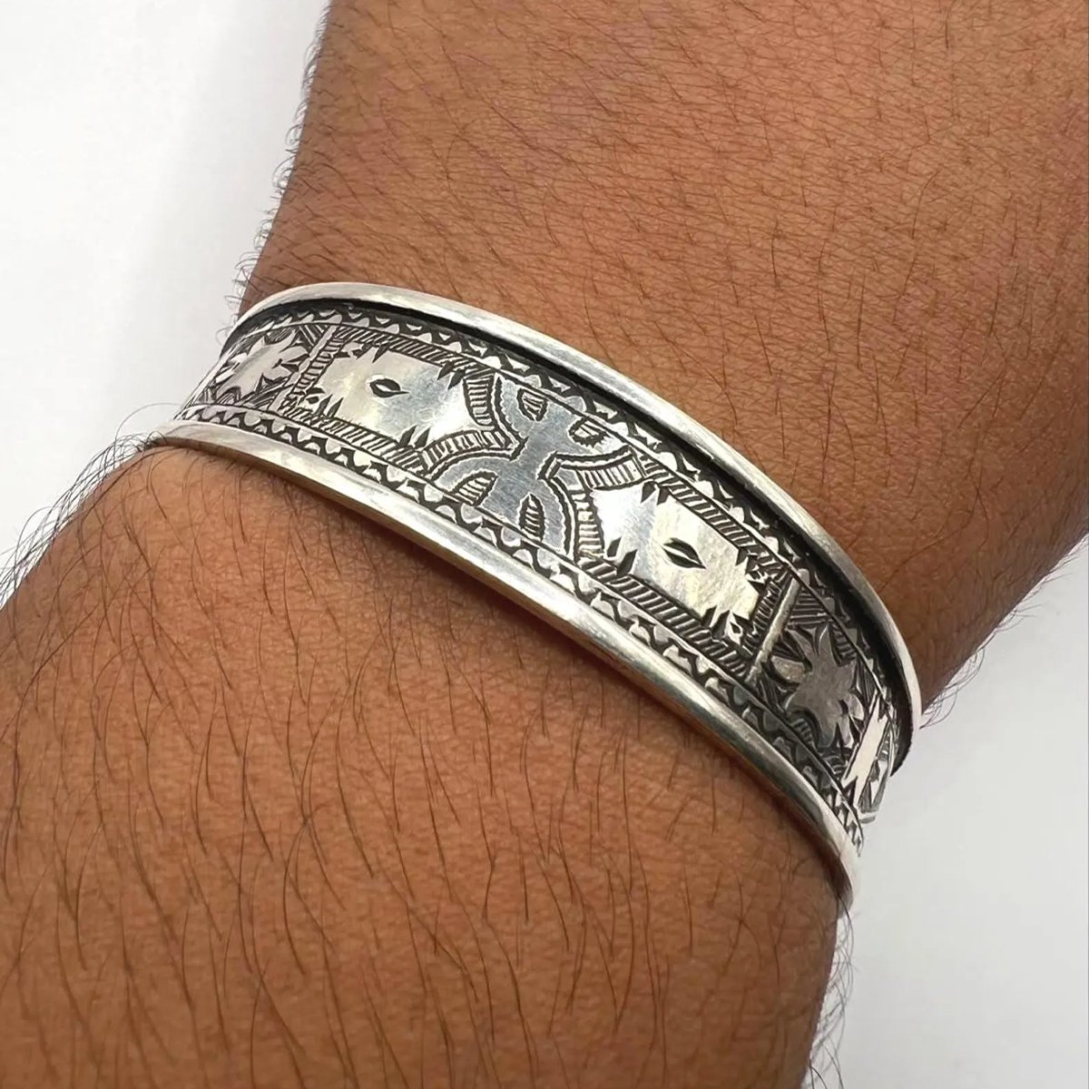 Moroccan Yaz Sterling Silver Cuff Bracelet – Handmade Berber Amazigh Tifinagh Tribal Bangle-4 tifinagh_yaz_sterling_silver_bangle