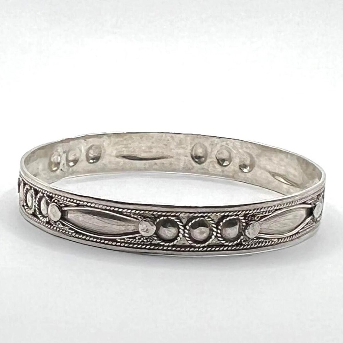 Vintage Moroccan Berber Sterling Silver Bangle – Tribal Feather Flora Cuff Bracelet-3 vintage_african_tribal_silver_cuff_bracelet